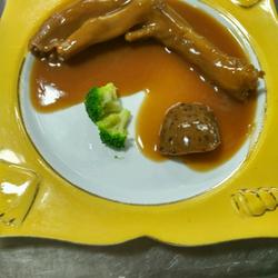 鲍汁扣鹅掌