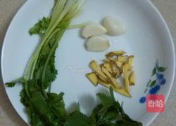 鸡翅炖蘑菇的做法图解4