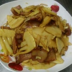 腊肉炒鲜笋的做法[图]