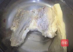野生藜蒿炒腊肉的做法图解1