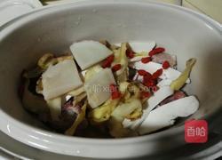 响螺片淮山枸杞汤的做法图解7