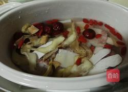 响螺片淮山枸杞汤的做法图解8