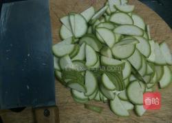 蒜泥西葫芦的做法图解1