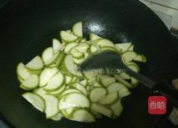 蒜泥西葫芦的做法图解4