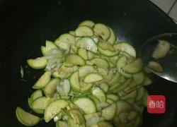 蒜泥西葫芦的做法图解5