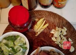 米饭杀手之酱爆咸鱼的做法图解1