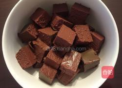 芹菜米椒炒鸭血的做法图解3