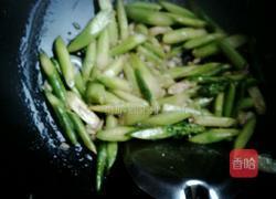 青炒芦笋的做法图解4