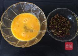 香椿芽炒鸡蛋的做法图解3