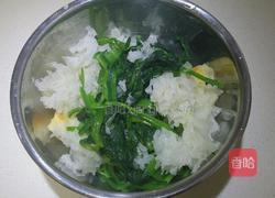 菠菜花生米银耳的做法图解3