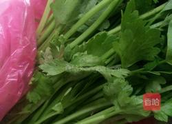 豆皮芹菜的做法图解1