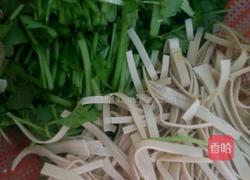 豆皮芹菜的做法图解3