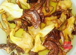 红枣枸杞野蘑菇老母鸡汤的做法图解1