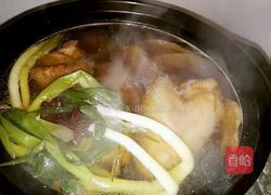 红枣枸杞野蘑菇老母鸡汤的做法图解8