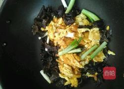 木耳炒鸡蛋的做法图解7