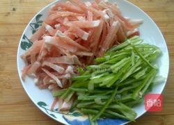 青椒肉丝的做法图解1
