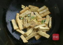 韭菜炒豆腐的做法图解4
