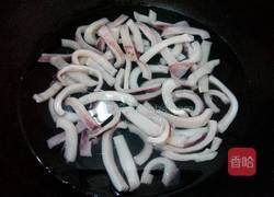 韭菜炒鱿鱼的做法图解1