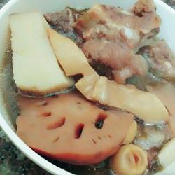 去湿良品莲藕海带淮山鱿鱼汤的做法[图]