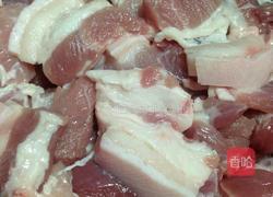 黄焖猪肉的做法图解1