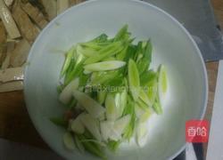 胡萝卜炒豆干的做法图解1