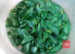 豆苗口蘑肉丸汤的做法图解2