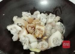 姜葱焖猪尾巴的做法图解4