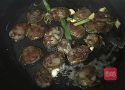 土豆片炒腊肠的做法图解3