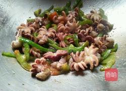 青椒炒鱿鱼的做法图解5