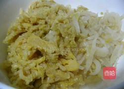 酸菜炖豆腐的做法图解1