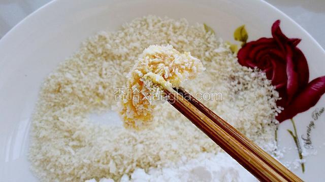 再粘满面包糠。