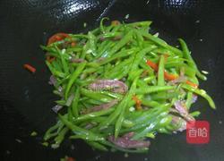 云豆丝炒香肠的做法图解9