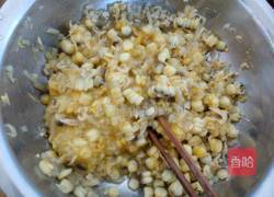 葫芦条玉米粒虾皮饼的做法图解2