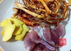 五指毛桃煲鸡汤的做法图解2