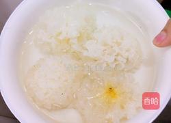 银耳红枣莲子汤的做法图解2