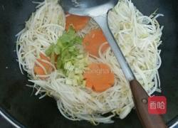 蒜香豆芽的做法图解6