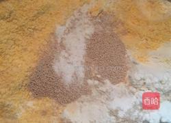 玉米面贴饼子的做法图解2