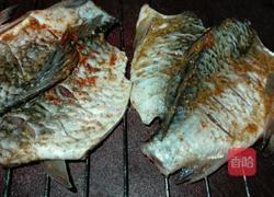 箱烤鲫鱼的做法图解2