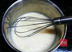 Illustration of how to make banana muffins 3