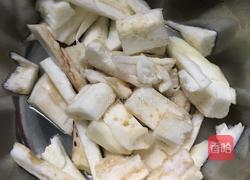 黄油淋鸡配茄子件的做法图解2