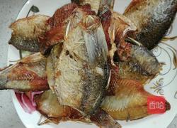 香煎风干小鲫鱼的做法图解2