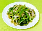 香芹蒜苗炒肉的做法[图]