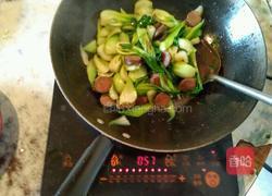 油菜炒腊肠的做法图解3