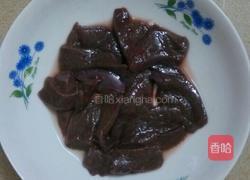 猪肝炒胡萝卜片的做法图解2