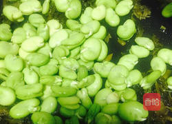 炒蚕豆的做法图解8