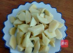 拔丝土豆的做法图解2