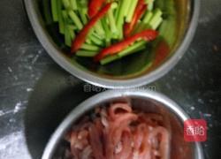蒜台肉丝的做法图解1