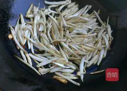 Illustration of how to make stir-fried king oyster mushroom 4