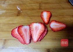 奥利奥草莓酸奶杯的做法图解1