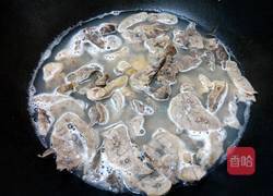 菜干南北杏煲猪肺汤的做法图解3